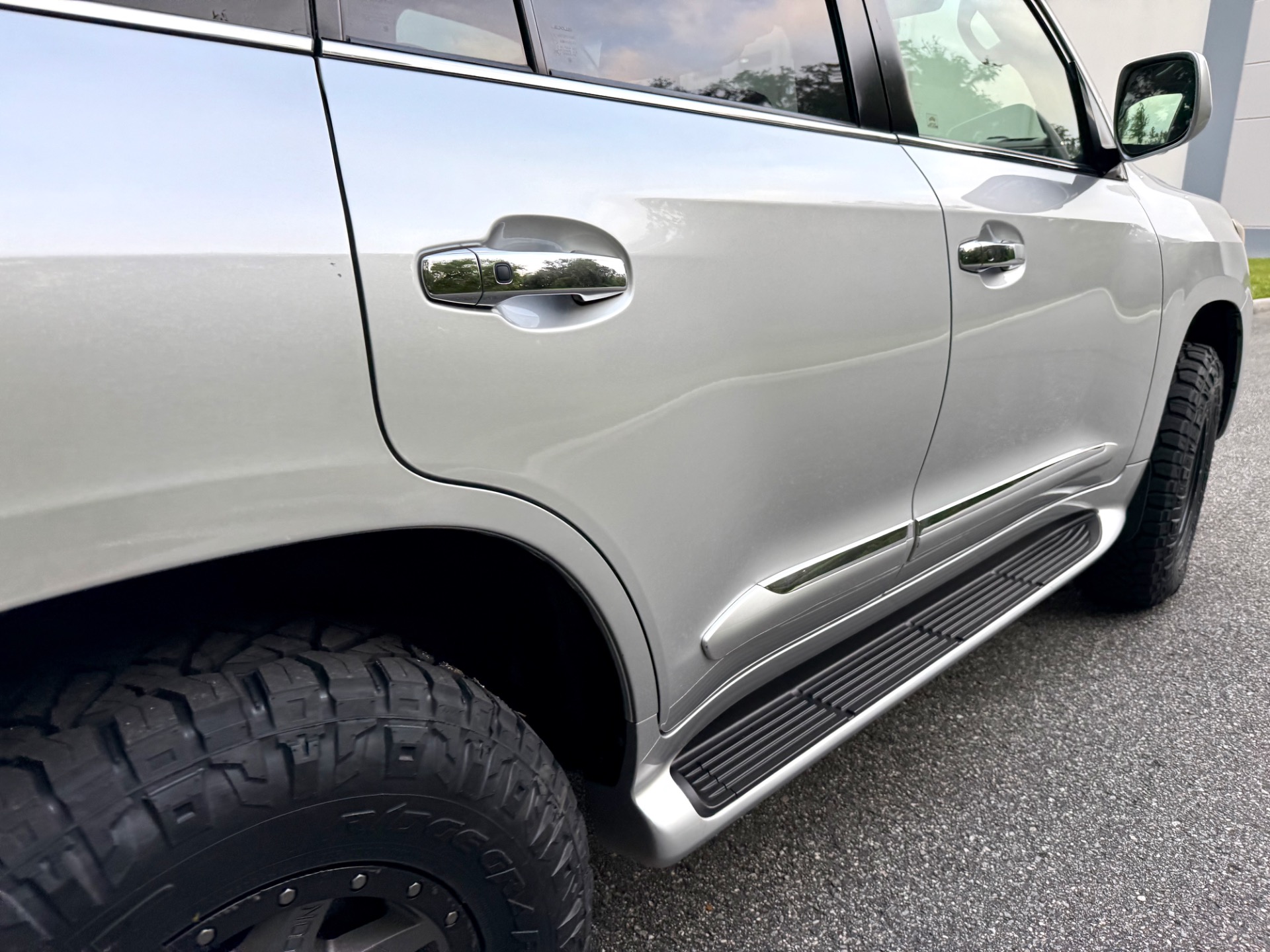 Used-2010-Lexus-LX-570-INCREDIBLY-CLEAN-LIFT-BEAUTIFUL-1747441065 (1)