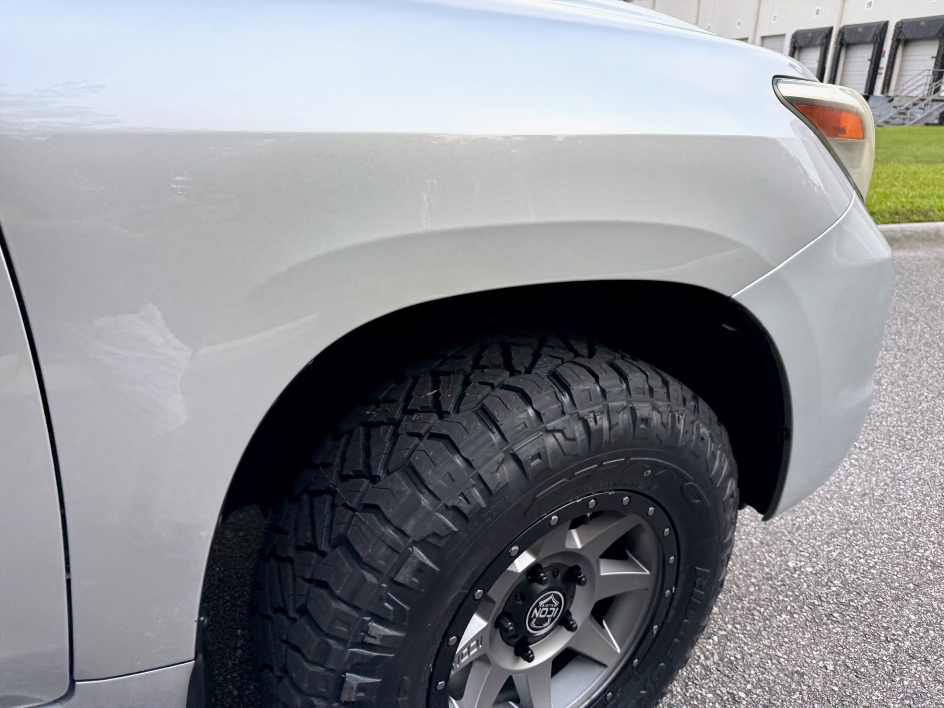 Used-2010-Lexus-LX-570-INCREDIBLY-CLEAN-LIFT-BEAUTIFUL-1747441065