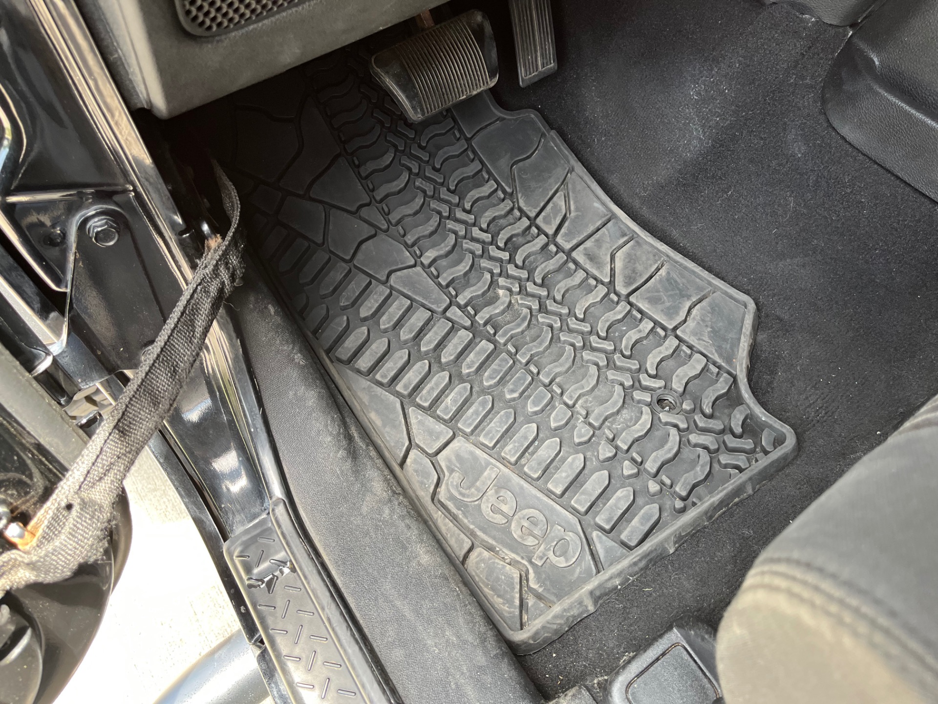Used-2011-Jeep-Wrangler-Sport (15)