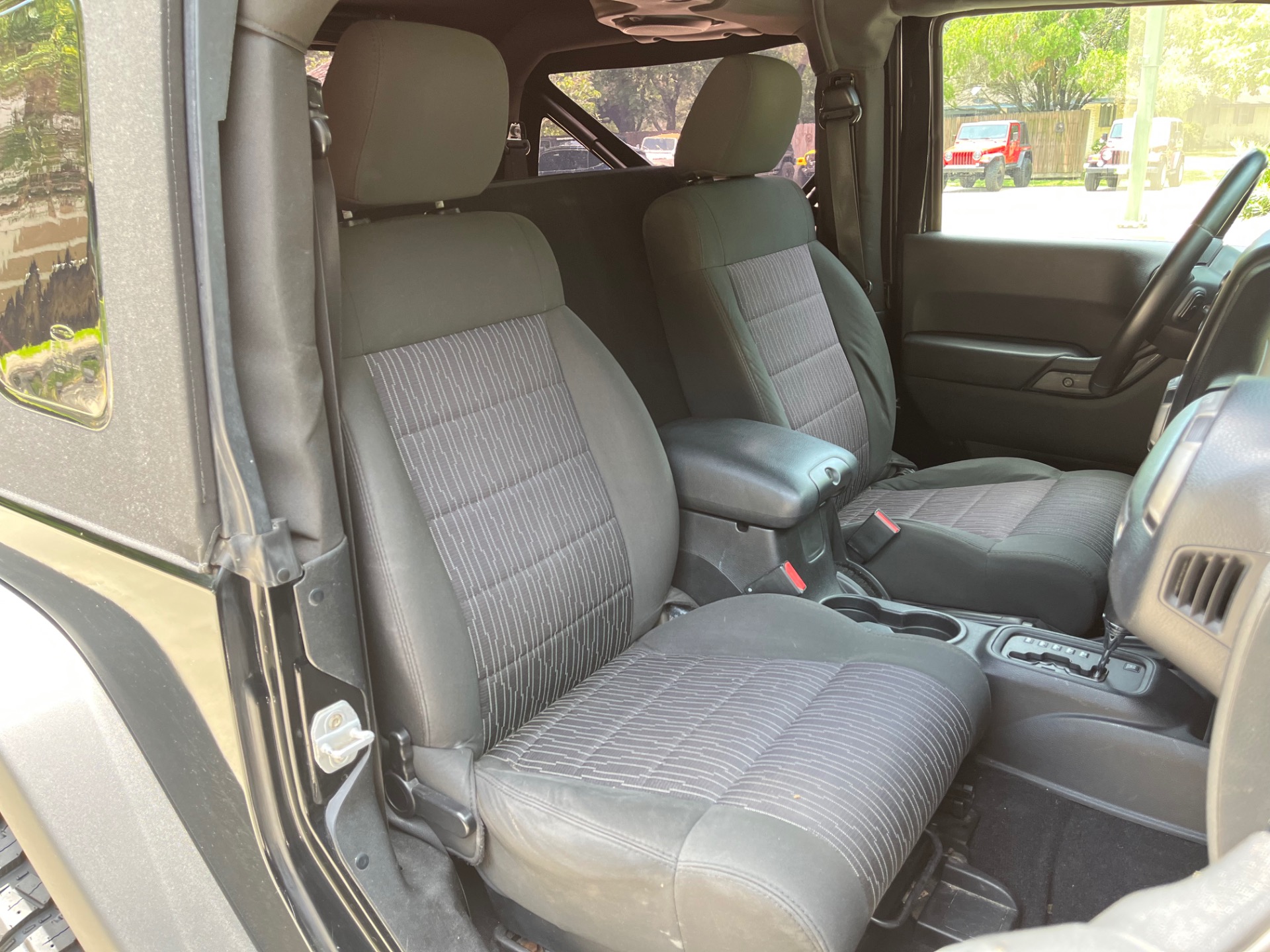 Used-2011-Jeep-Wrangler-Sport (22)