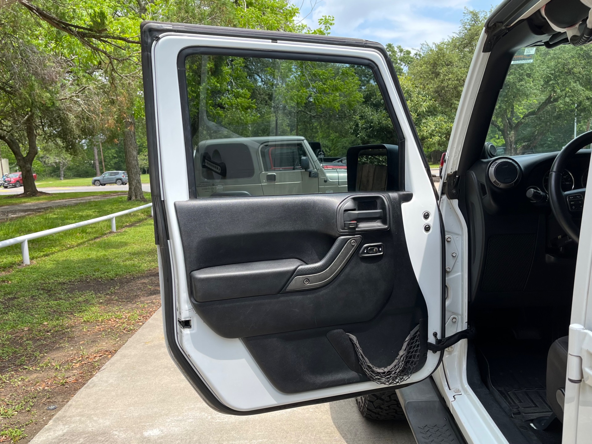 Used-2014-Jeep-Wrangler-Unlimited-Sport (1)