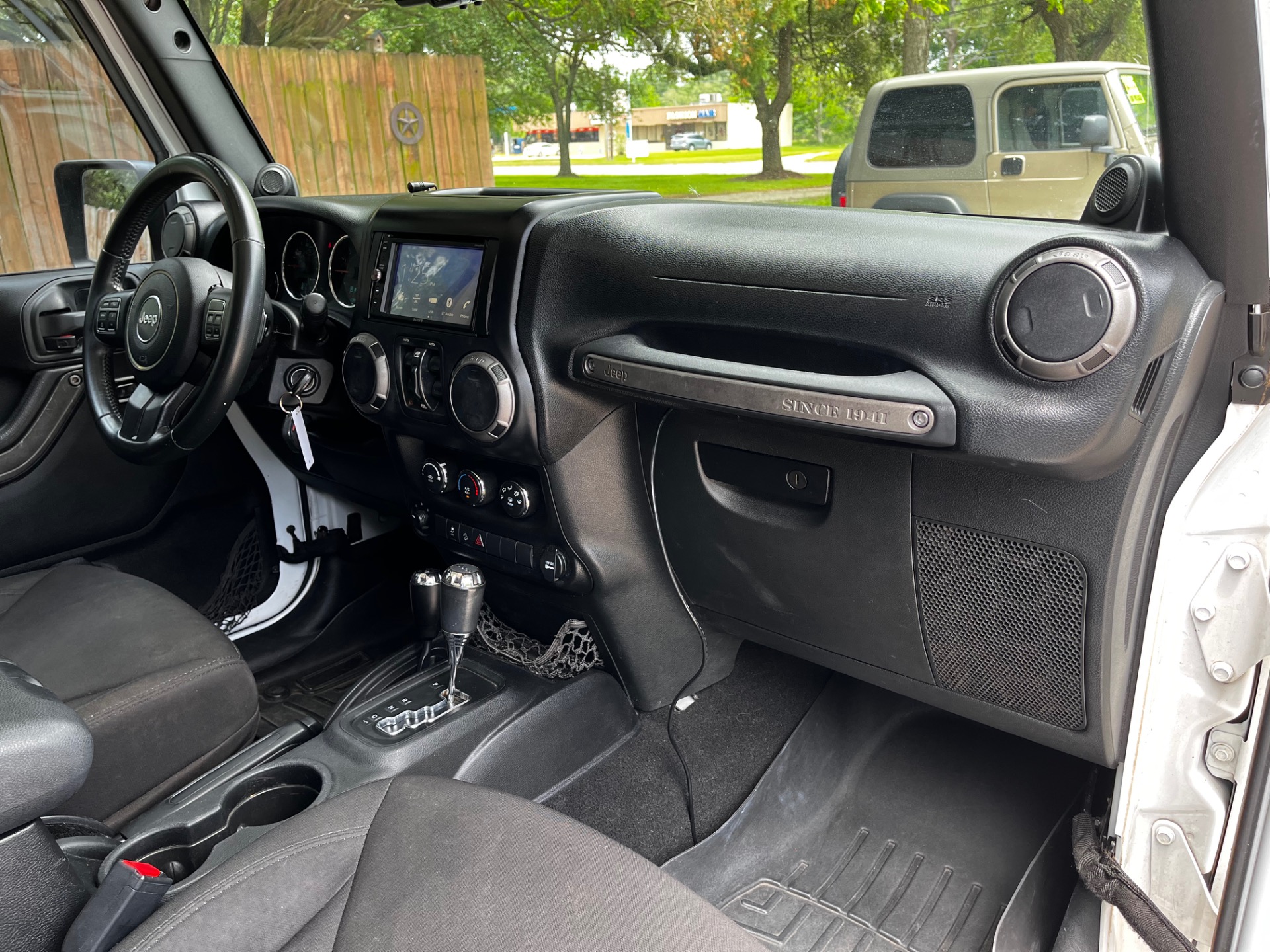 Used-2014-Jeep-Wrangler-Unlimited-Sport (12)