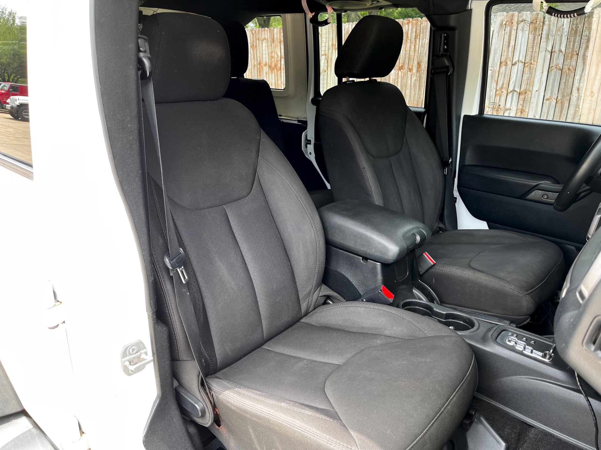 Used-2014-Jeep-Wrangler-Unlimited-Sport (13)