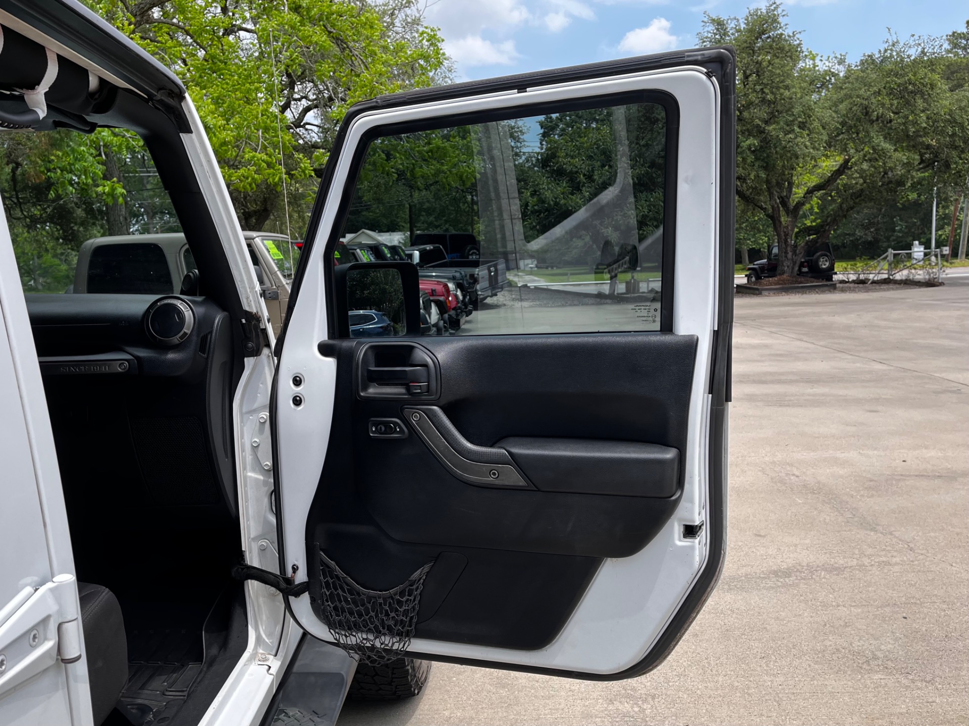 Used-2014-Jeep-Wrangler-Unlimited-Sport (15)
