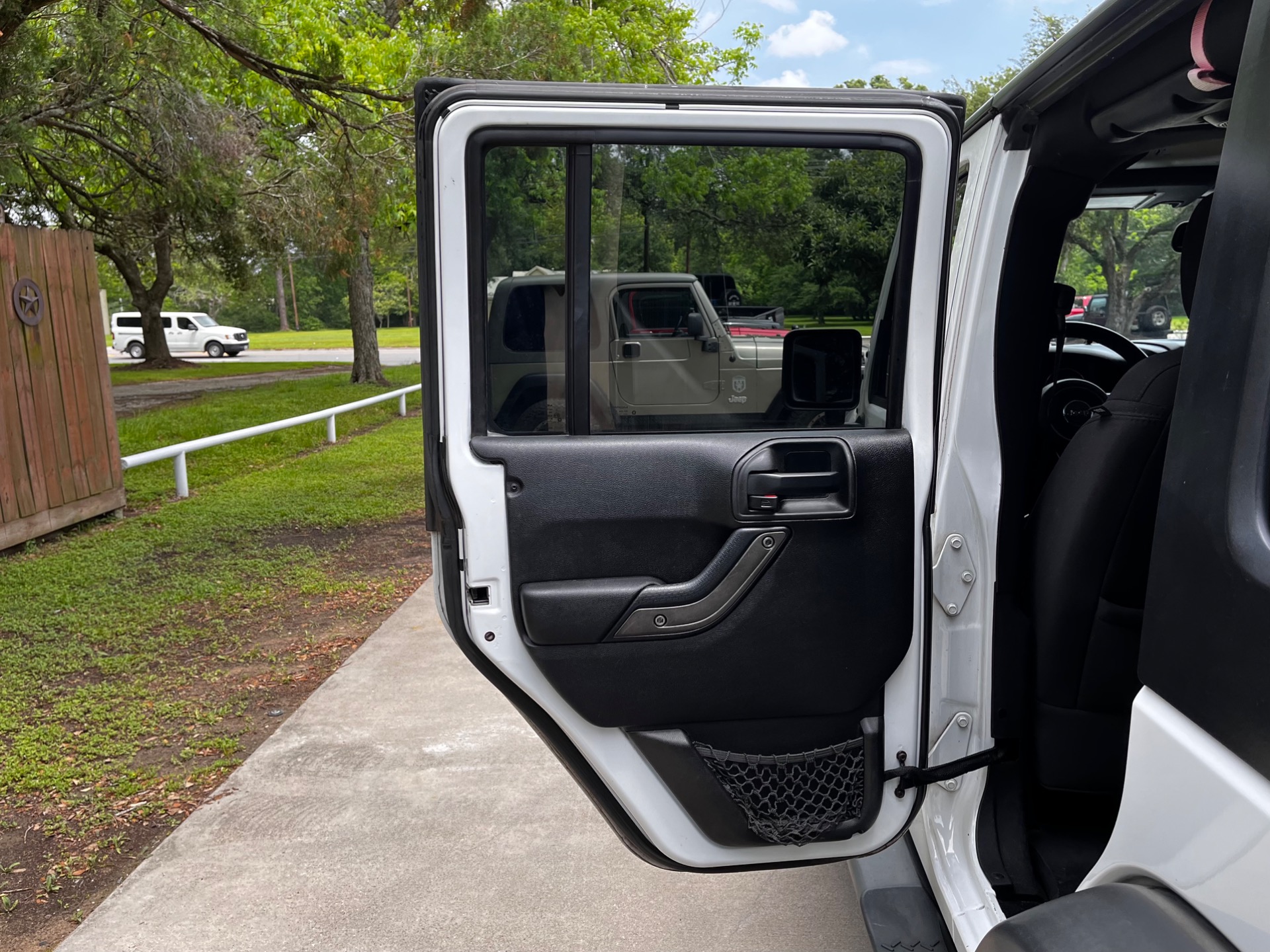 Used-2014-Jeep-Wrangler-Unlimited-Sport (16)