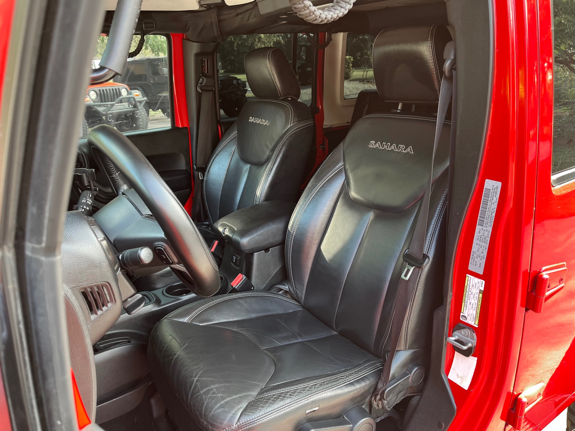 Used-2016-Jeep-Wrangler-Unlimited-Sahara (12)