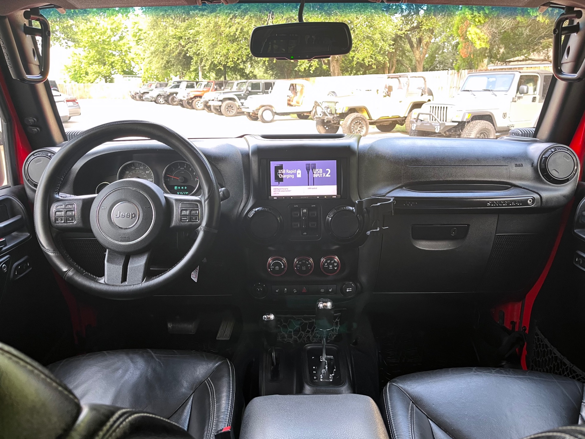Used-2016-Jeep-Wrangler-Unlimited-Sahara (14)