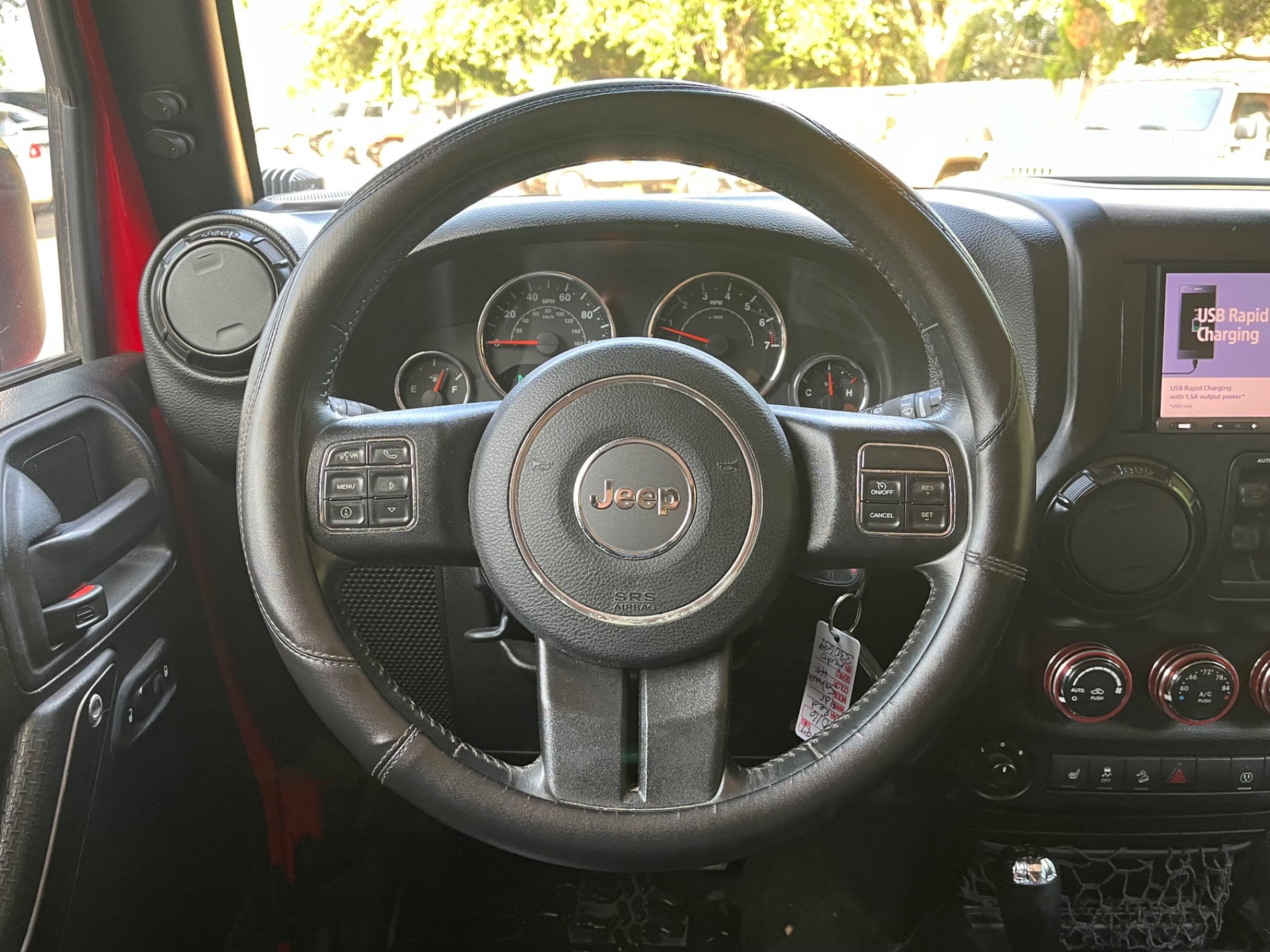 Used-2016-Jeep-Wrangler-Unlimited-Sahara (15)