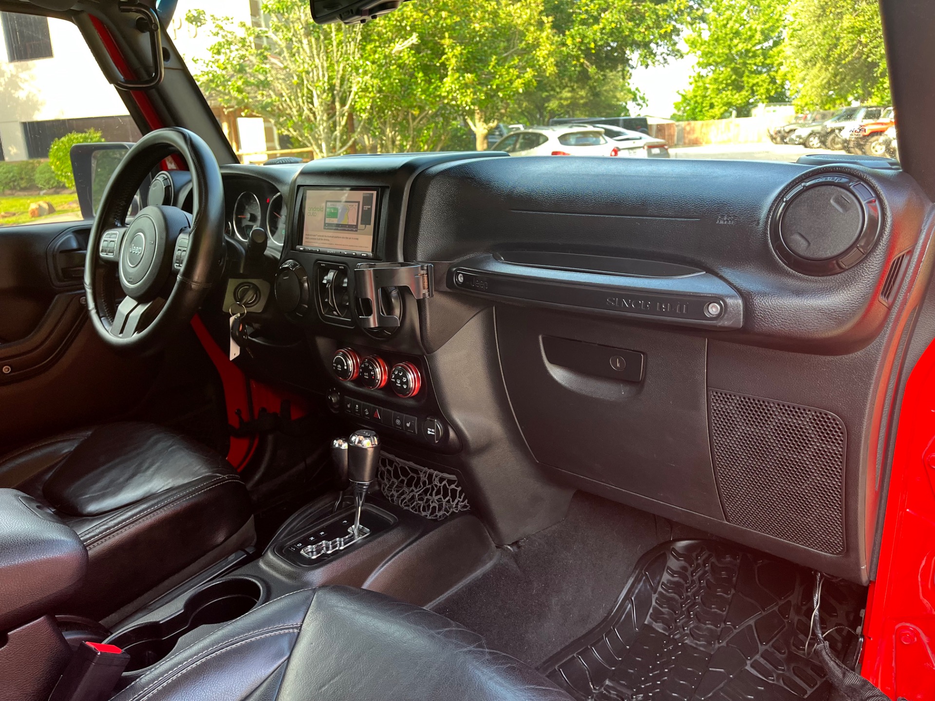 Used-2016-Jeep-Wrangler-Unlimited-Sahara (20)