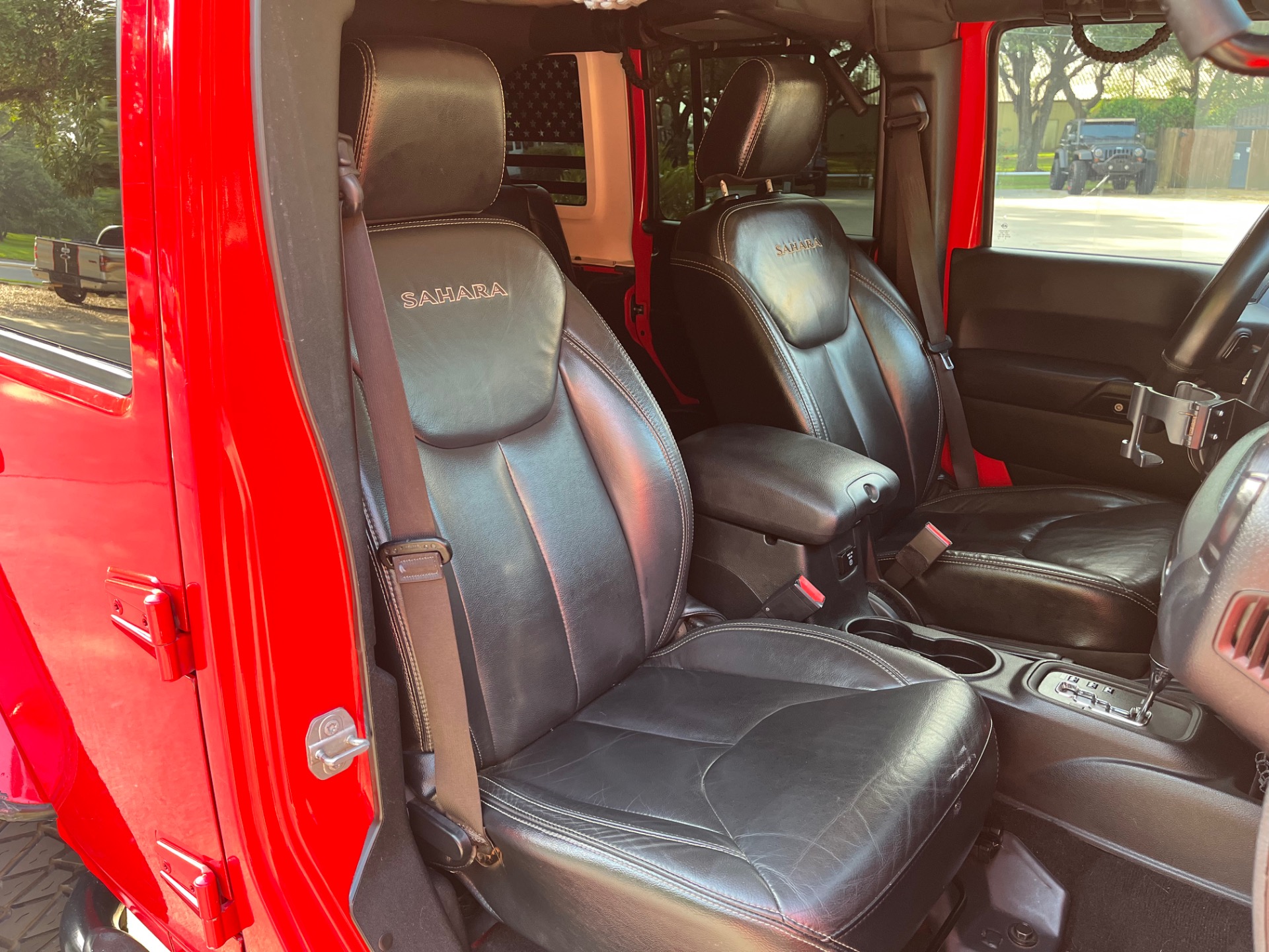 Used-2016-Jeep-Wrangler-Unlimited-Sahara (21)