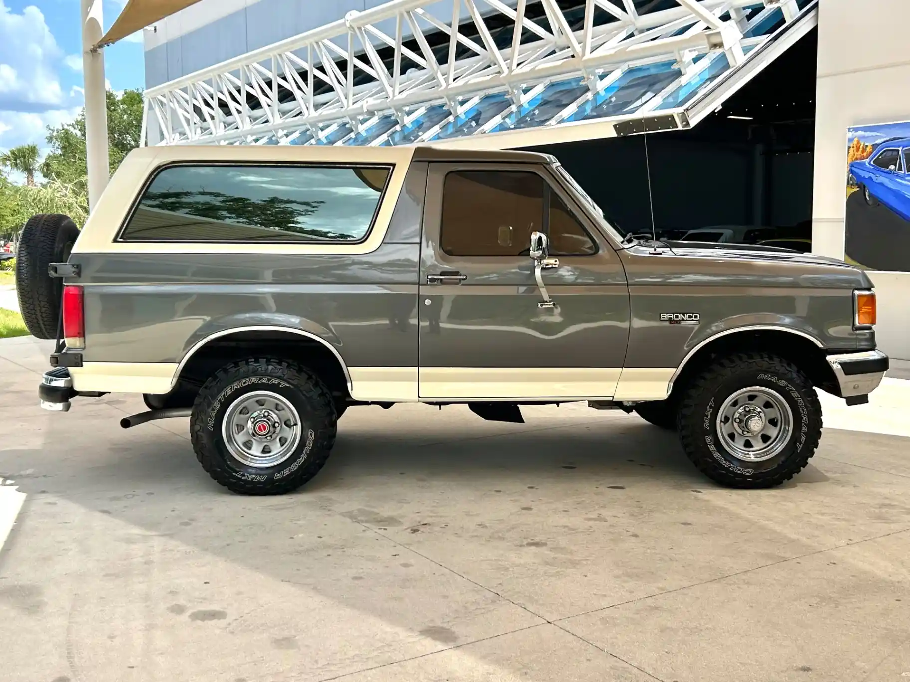 bricknose-ford-bronco-eddie-bauer-for-sale-10