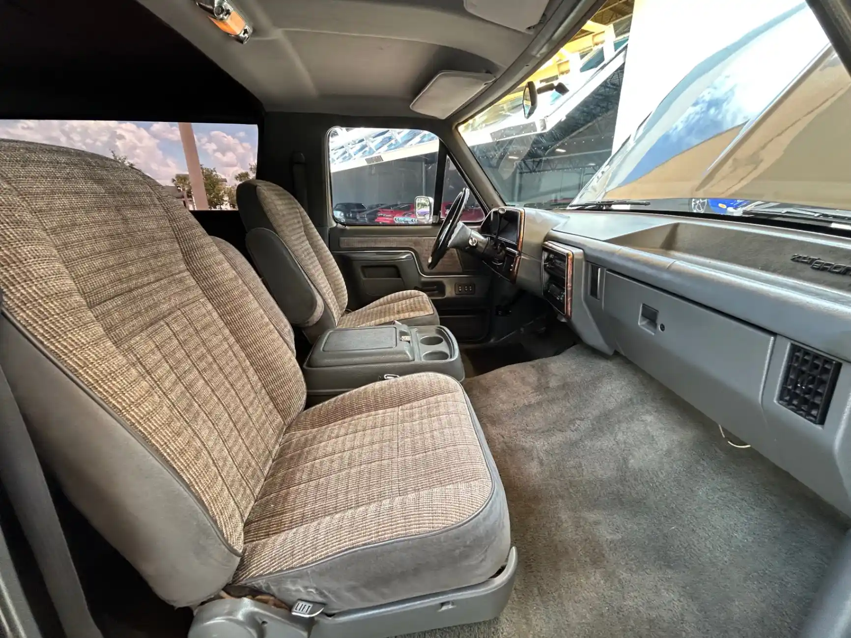 bricknose-ford-bronco-eddie-bauer-for-sale-12
