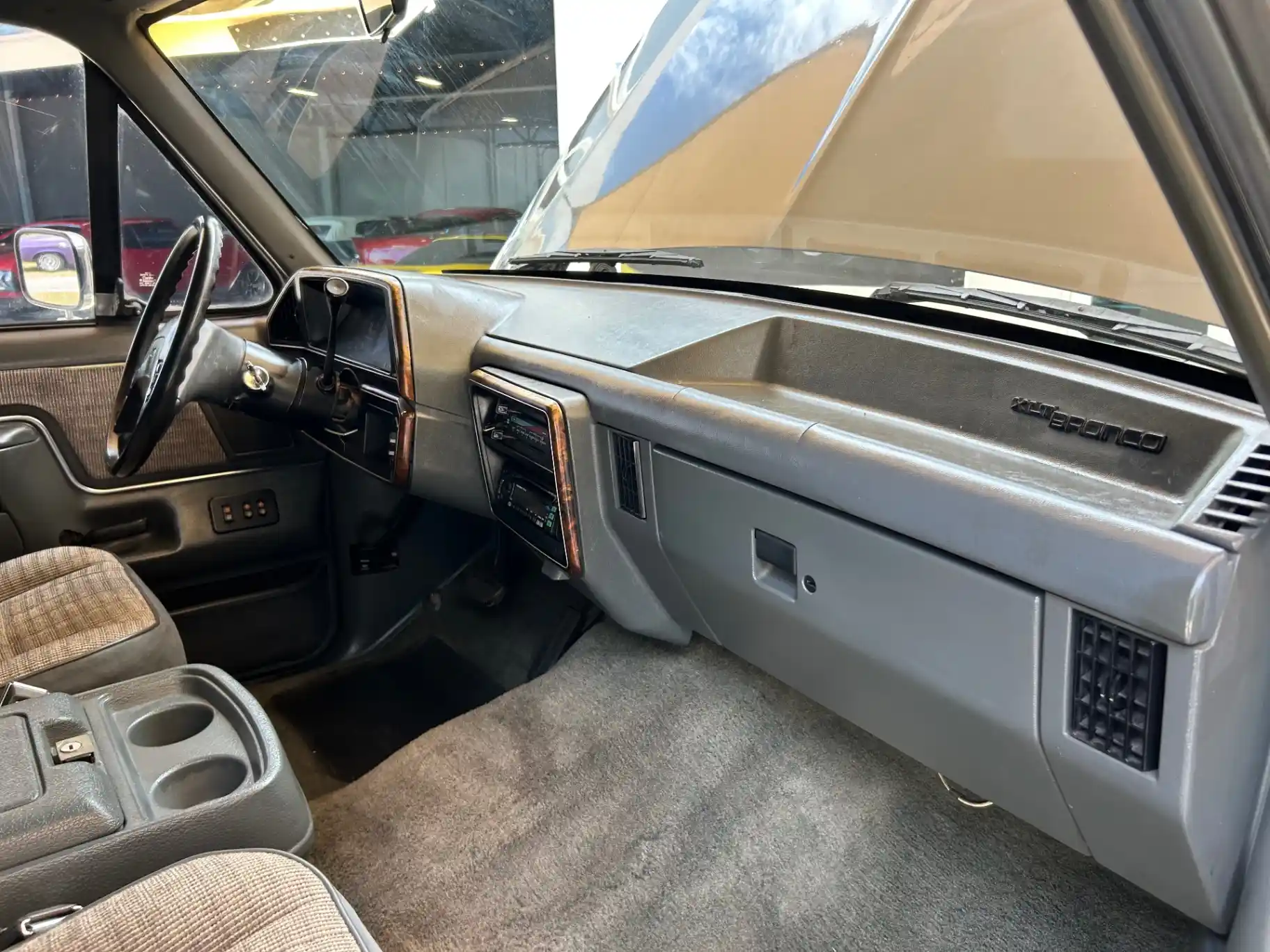 bricknose-ford-bronco-eddie-bauer-for-sale-22