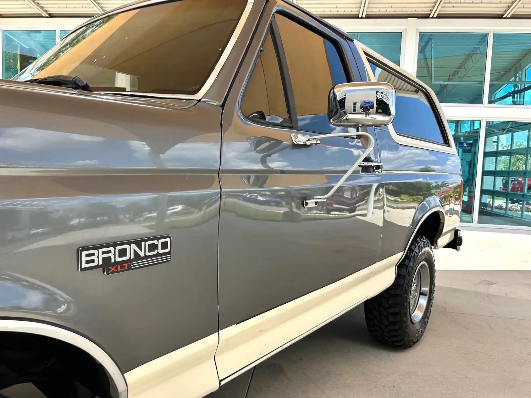 bricknose-ford-bronco-eddie-bauer-for-sale-25