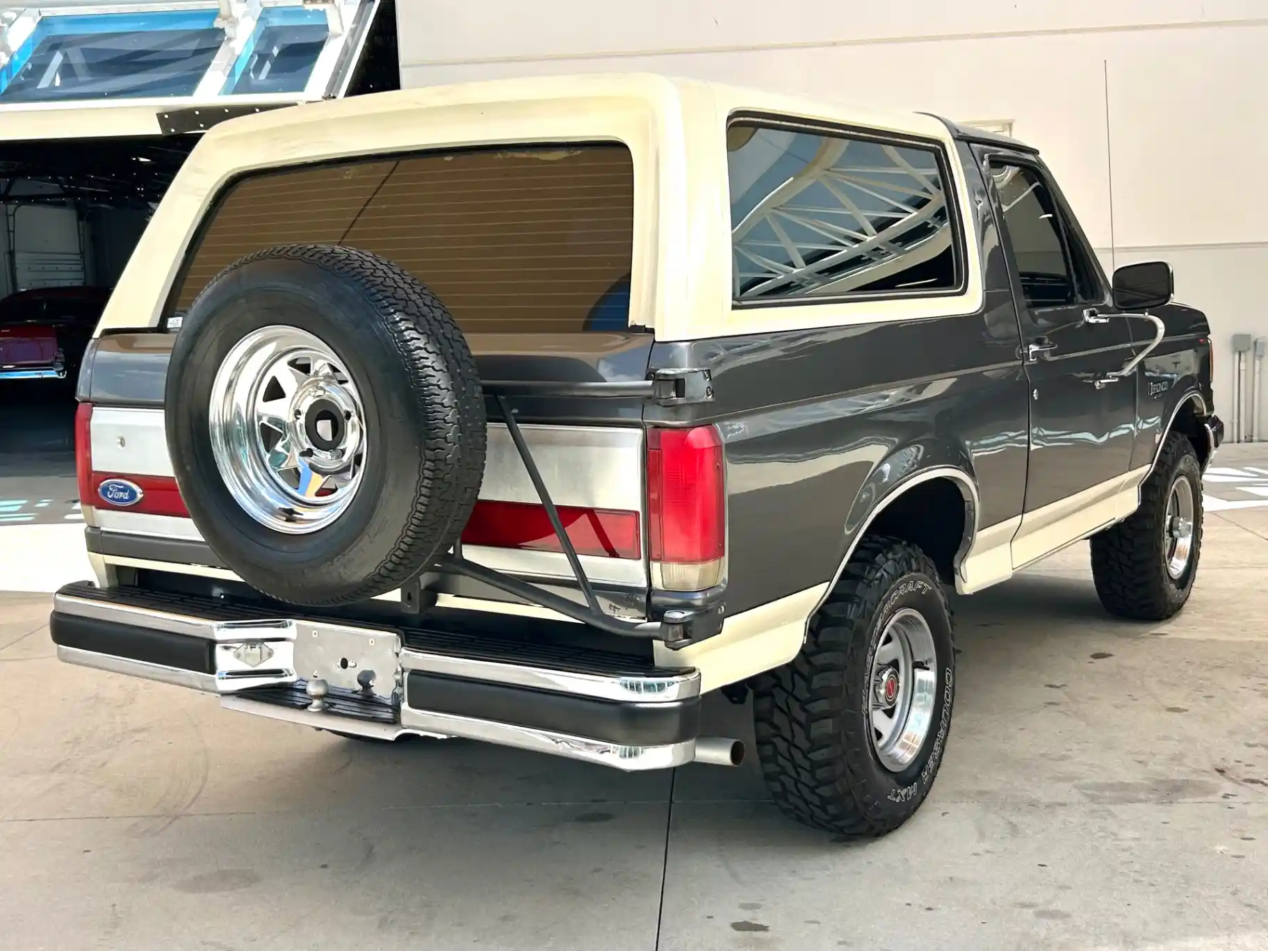 bricknose-ford-bronco-eddie-bauer-for-sale-49