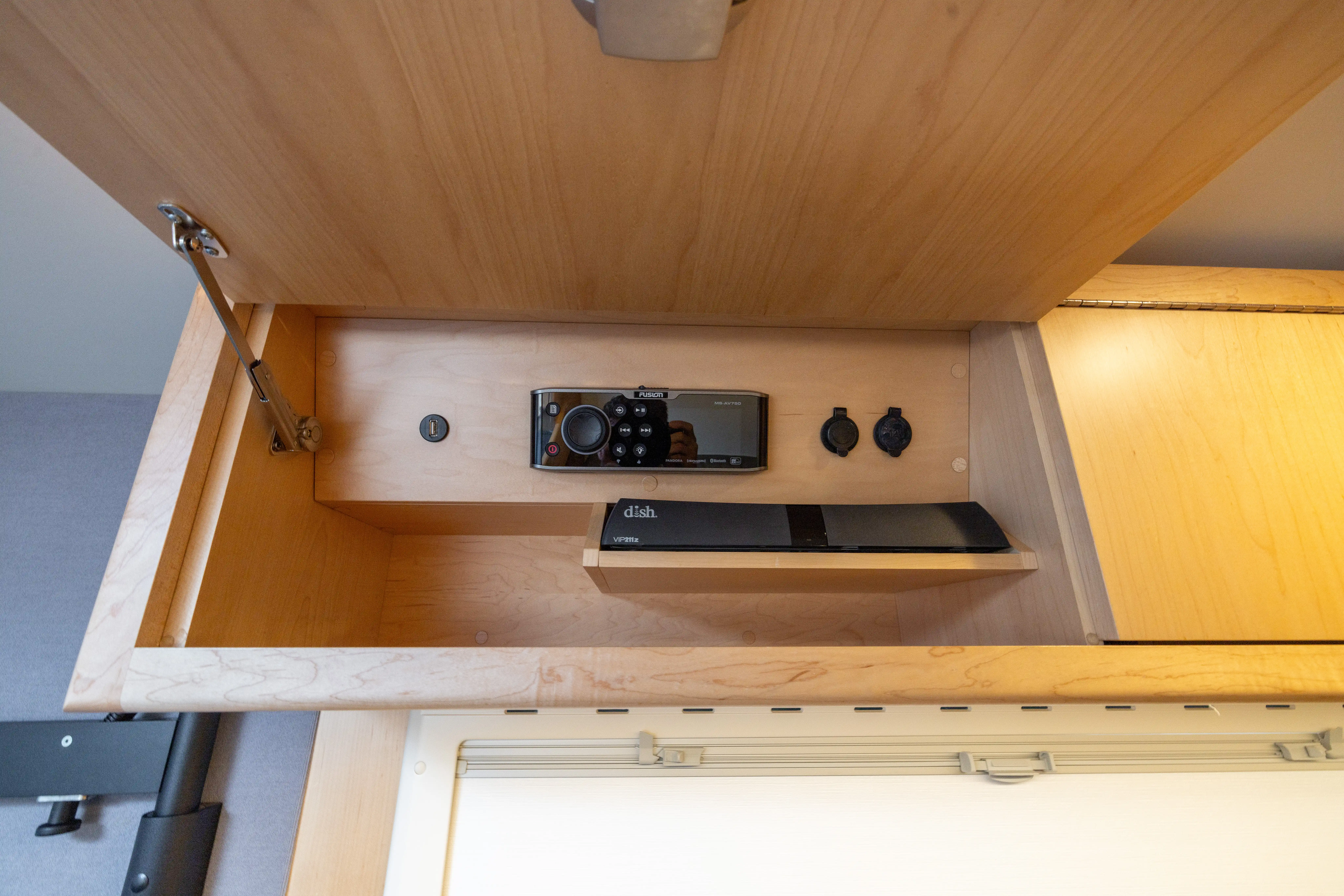 earthroamer-pre-roamed-157-for-sale-05