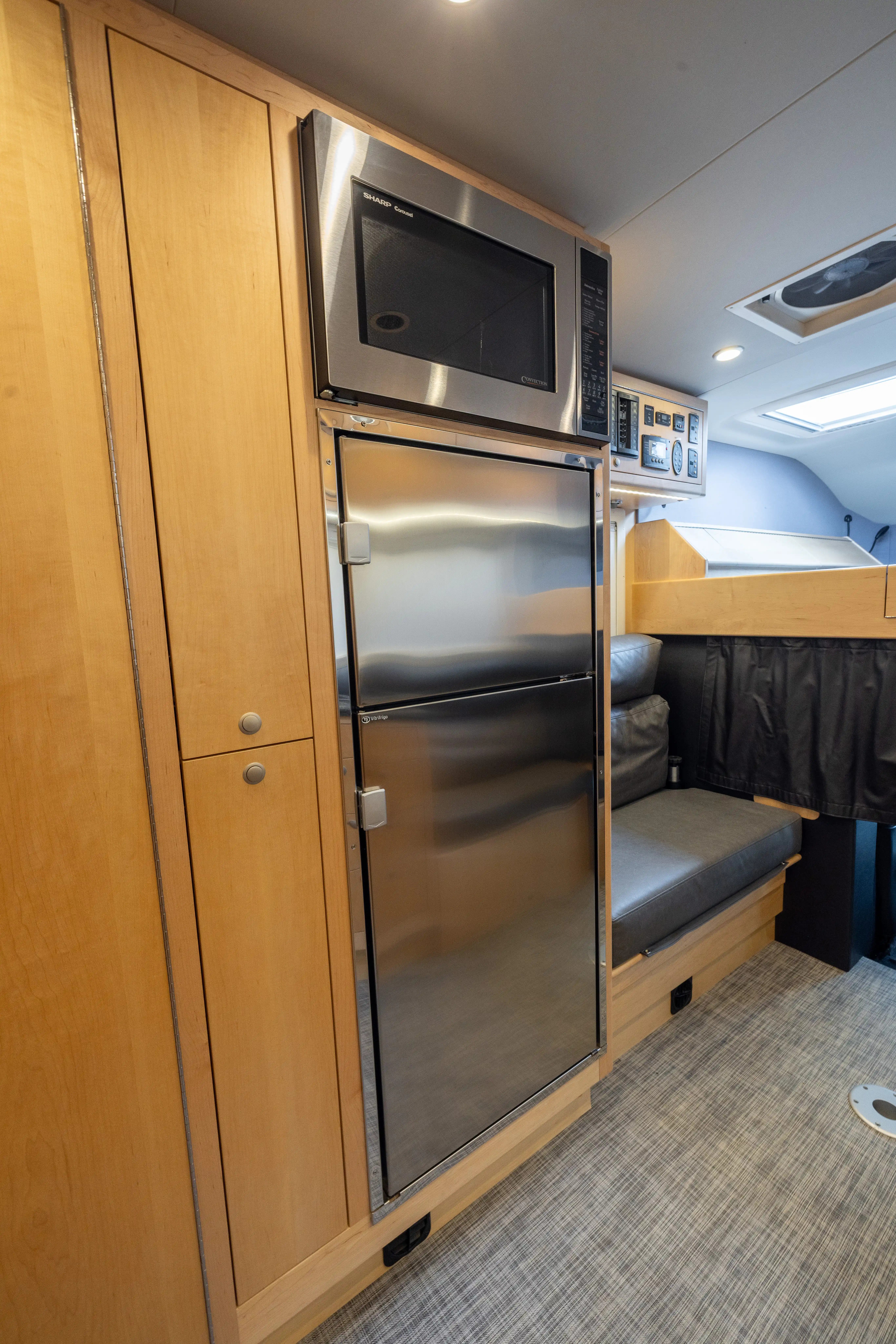 earthroamer-pre-roamed-157-for-sale-09