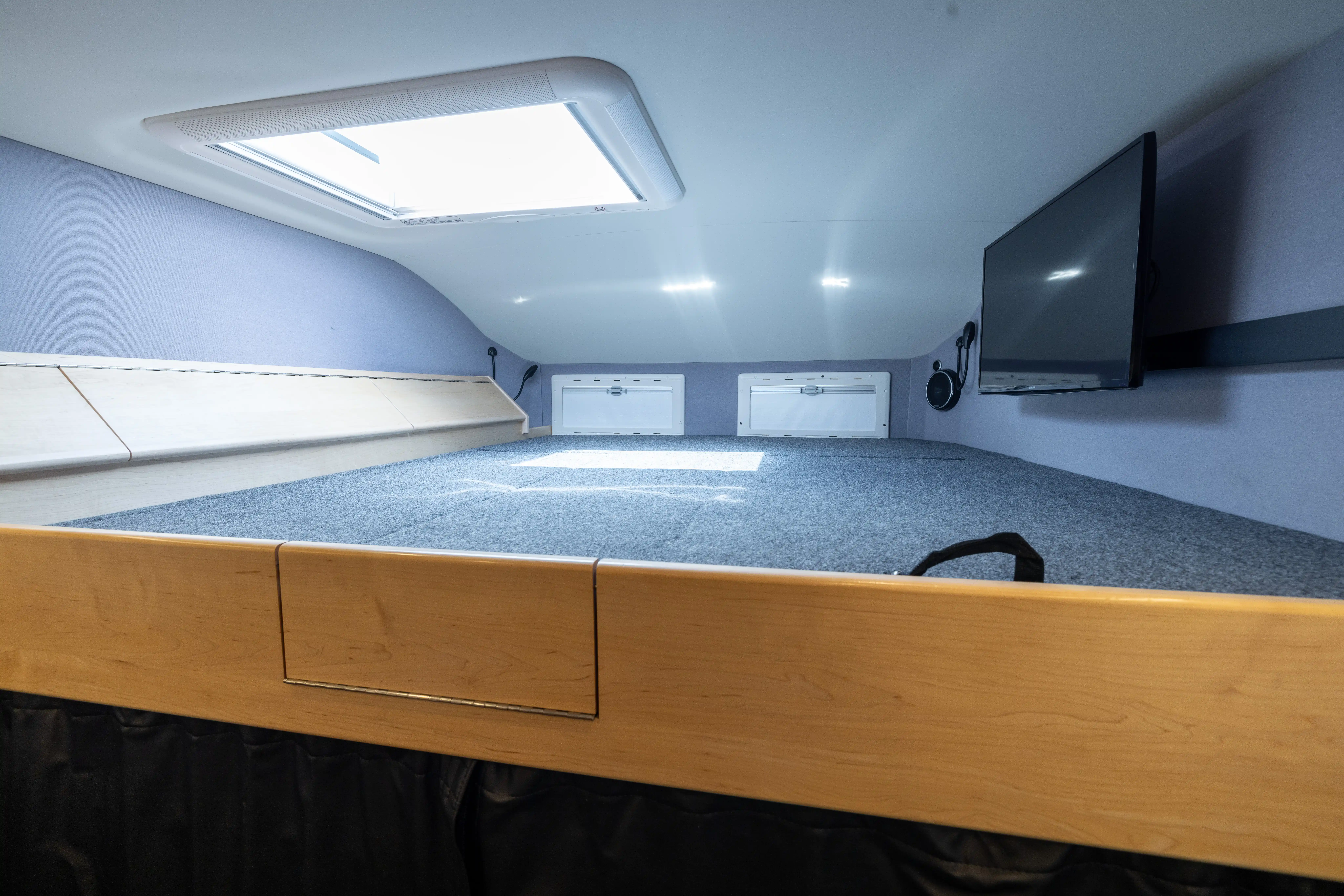 earthroamer-pre-roamed-157-for-sale-15