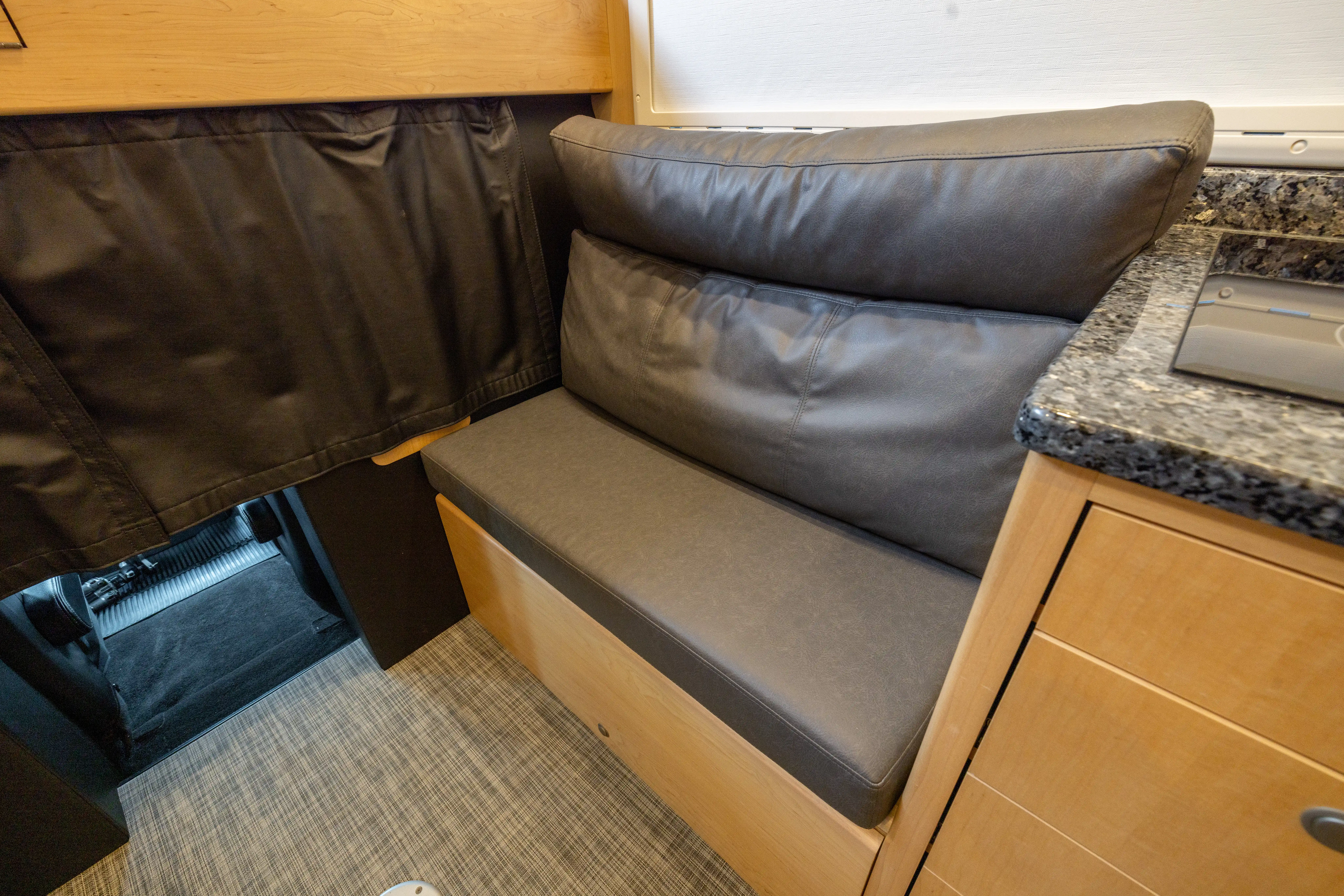 earthroamer-pre-roamed-157-for-sale-22
