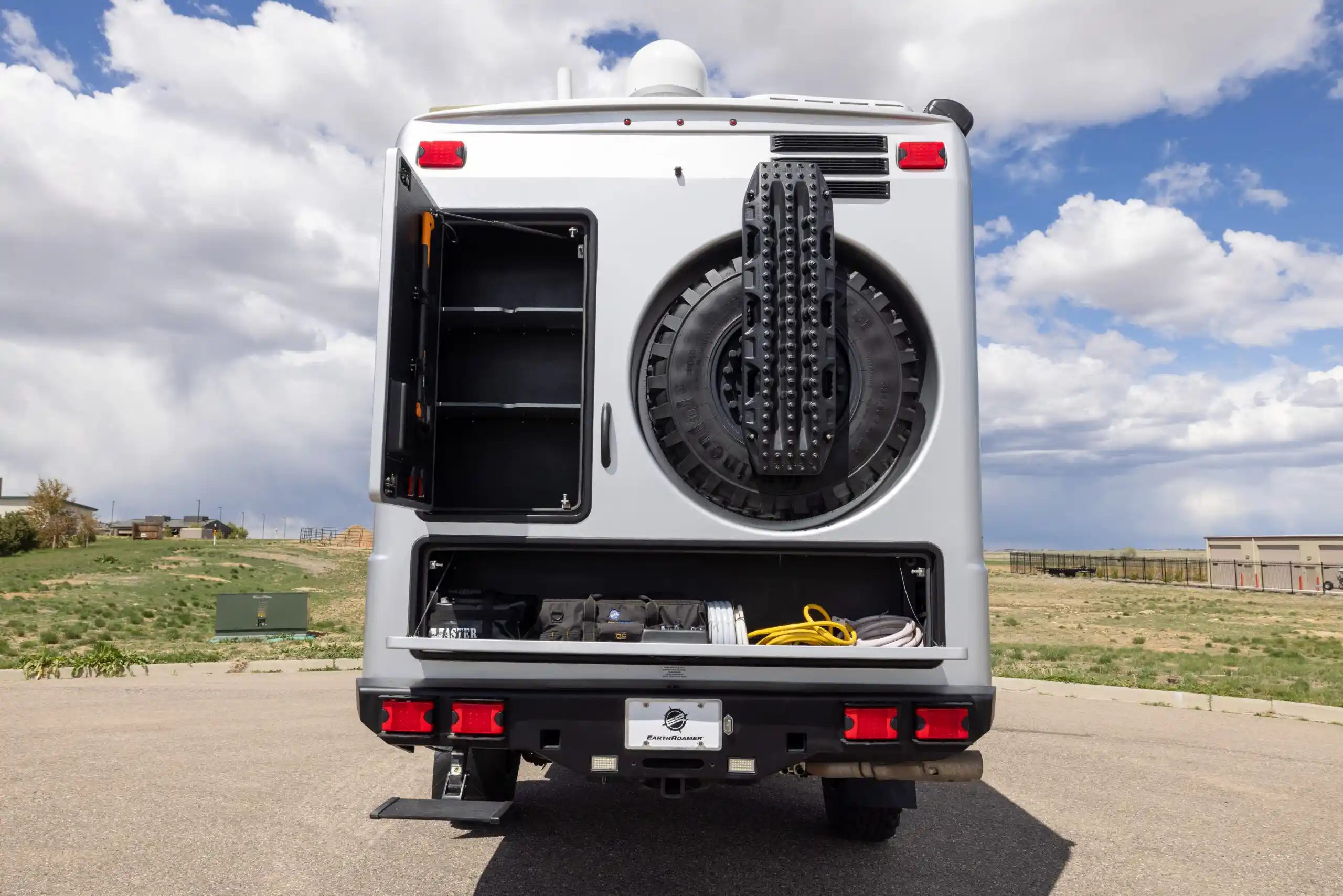 earthroamer-pre-roamed-157-for-sale-36
