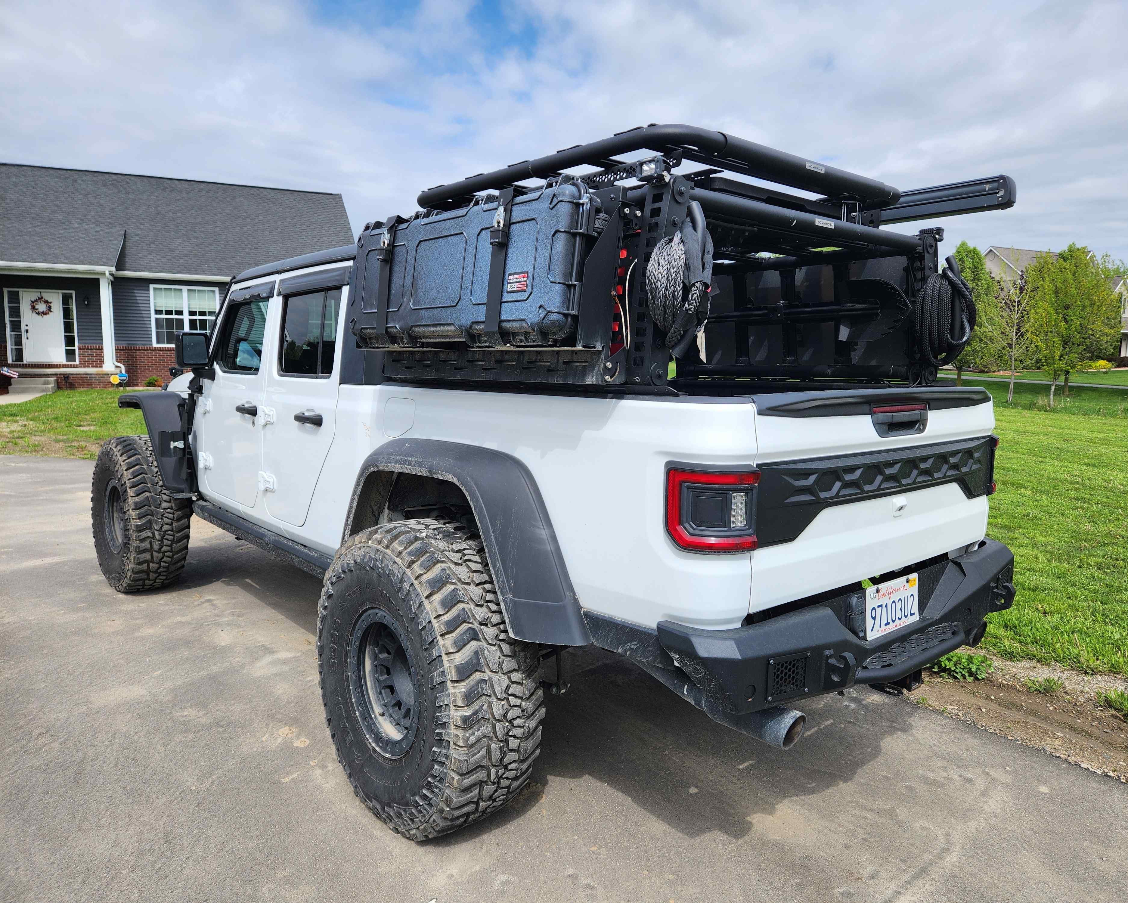 highly-modified-jeep-gladiator-for-sale-03