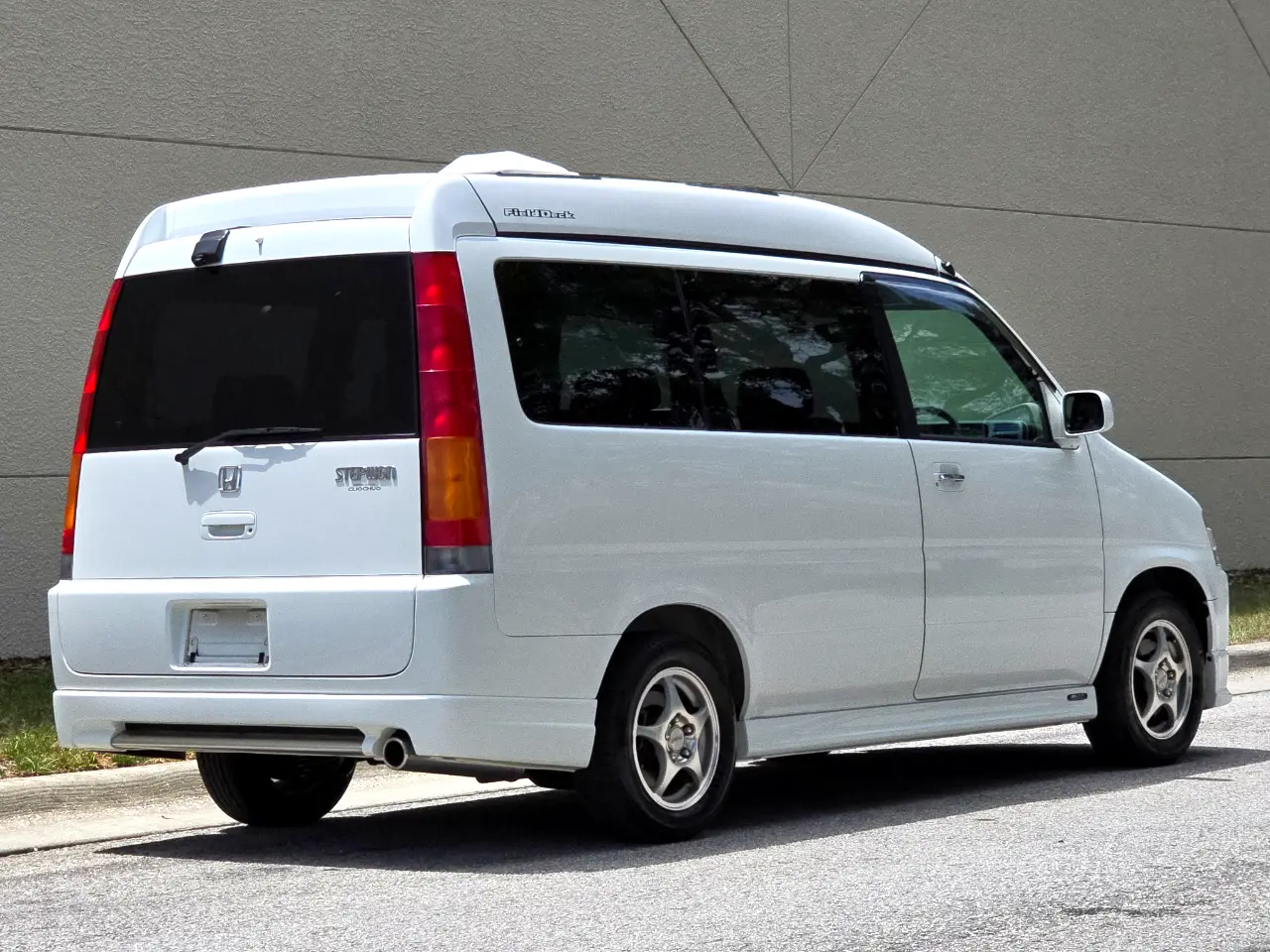 honda-stepwagon-camper-for-sale-04