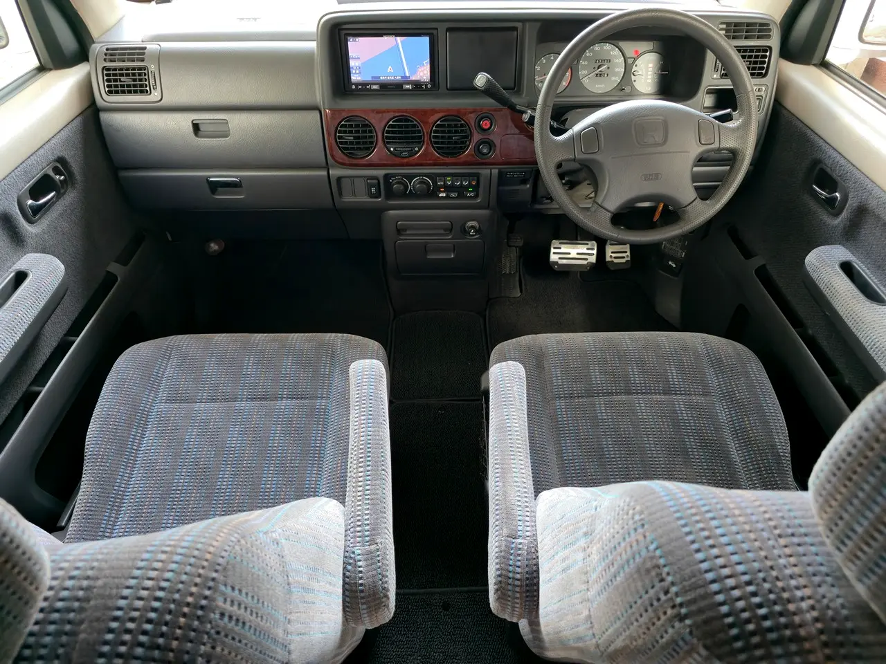 honda-stepwagon-camper-for-sale-27