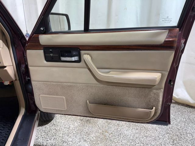 jeep-cherokee-xj-for-sale-25