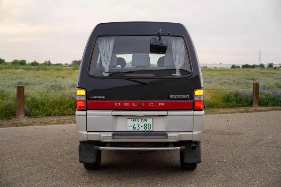 mitsubishi-delica-star-wagon-for-sale-04