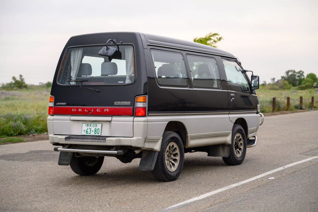 mitsubishi-delica-star-wagon-for-sale-05