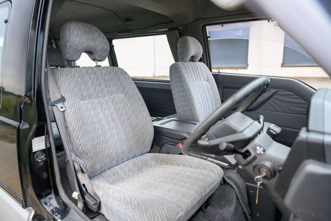mitsubishi-delica-star-wagon-for-sale-11