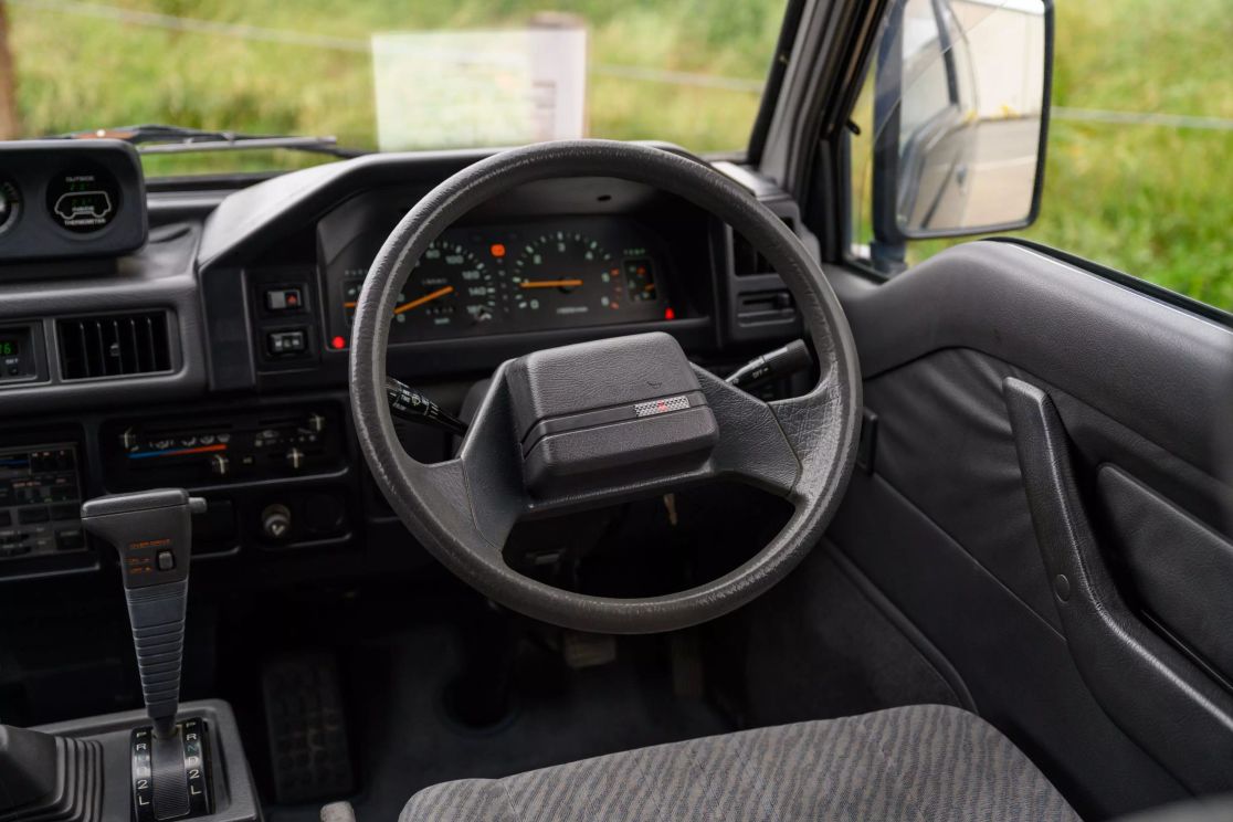 mitsubishi-delica-star-wagon-for-sale-13
