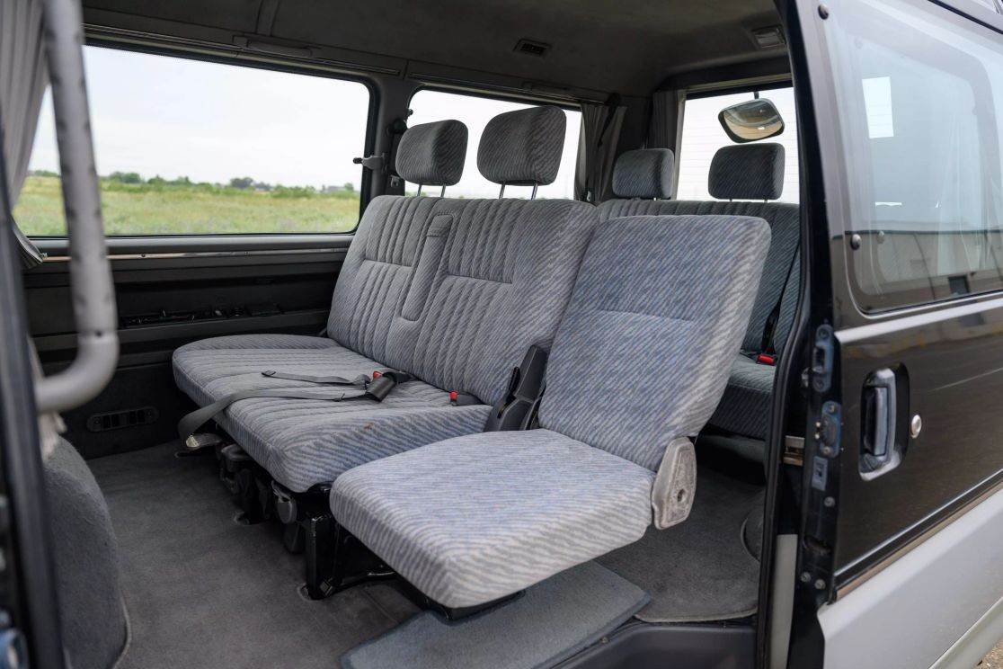 mitsubishi-delica-star-wagon-for-sale-18