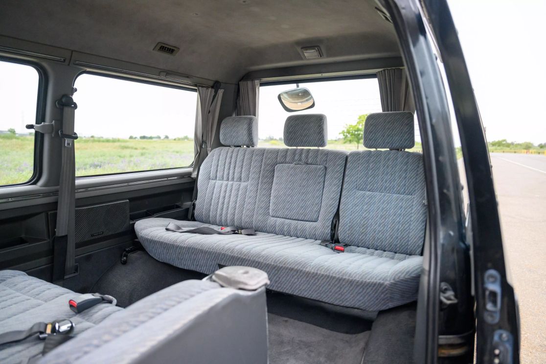 mitsubishi-delica-star-wagon-for-sale-20