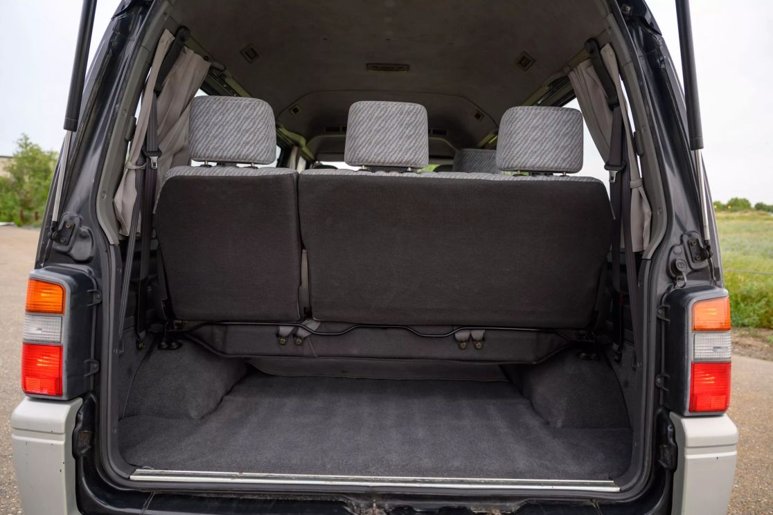 mitsubishi-delica-star-wagon-for-sale-21
