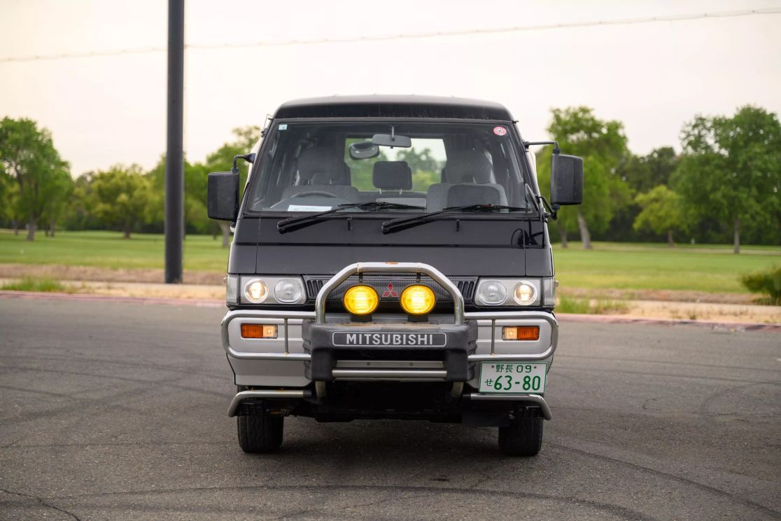 mitsubishi-delica-star-wagon-for-sale-26