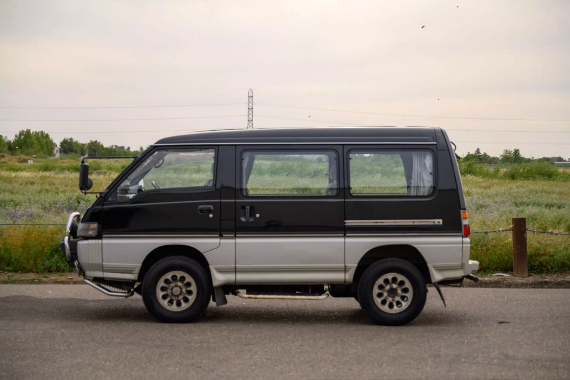 mitsubishi-delica-star-wagon-for-sale-28