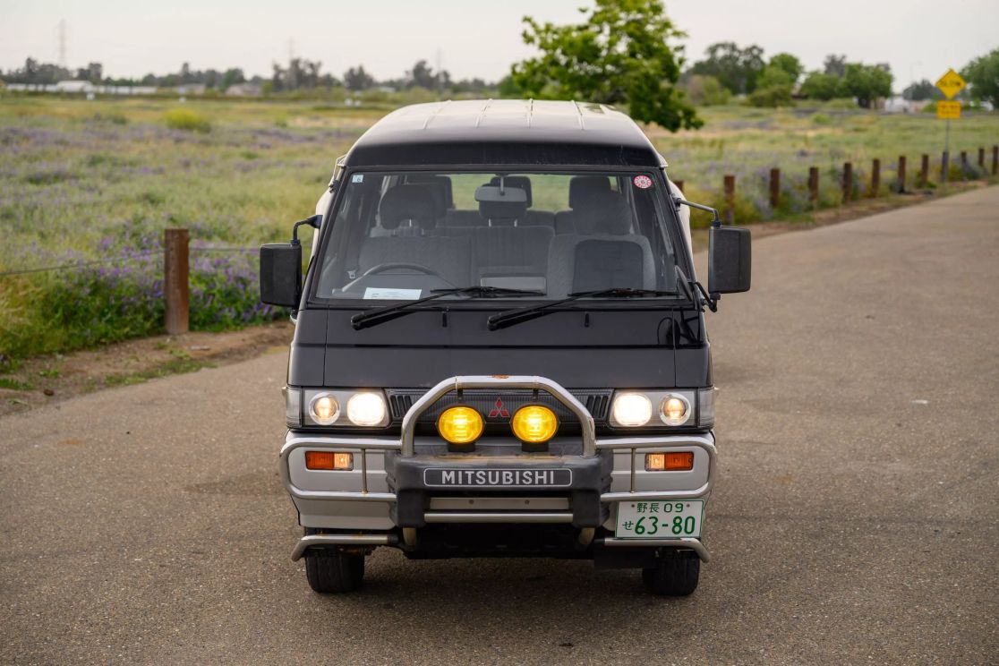 mitsubishi-delica-star-wagon-for-sale-29