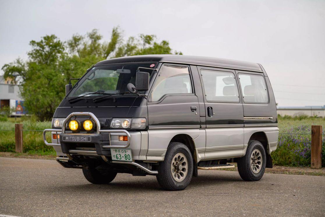 mitsubishi-delica-star-wagon-for-sale-30