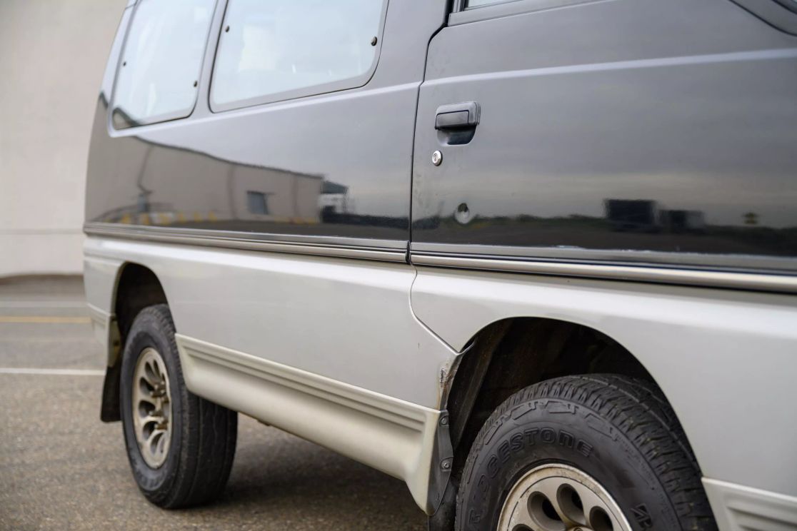 mitsubishi-delica-star-wagon-for-sale-42
