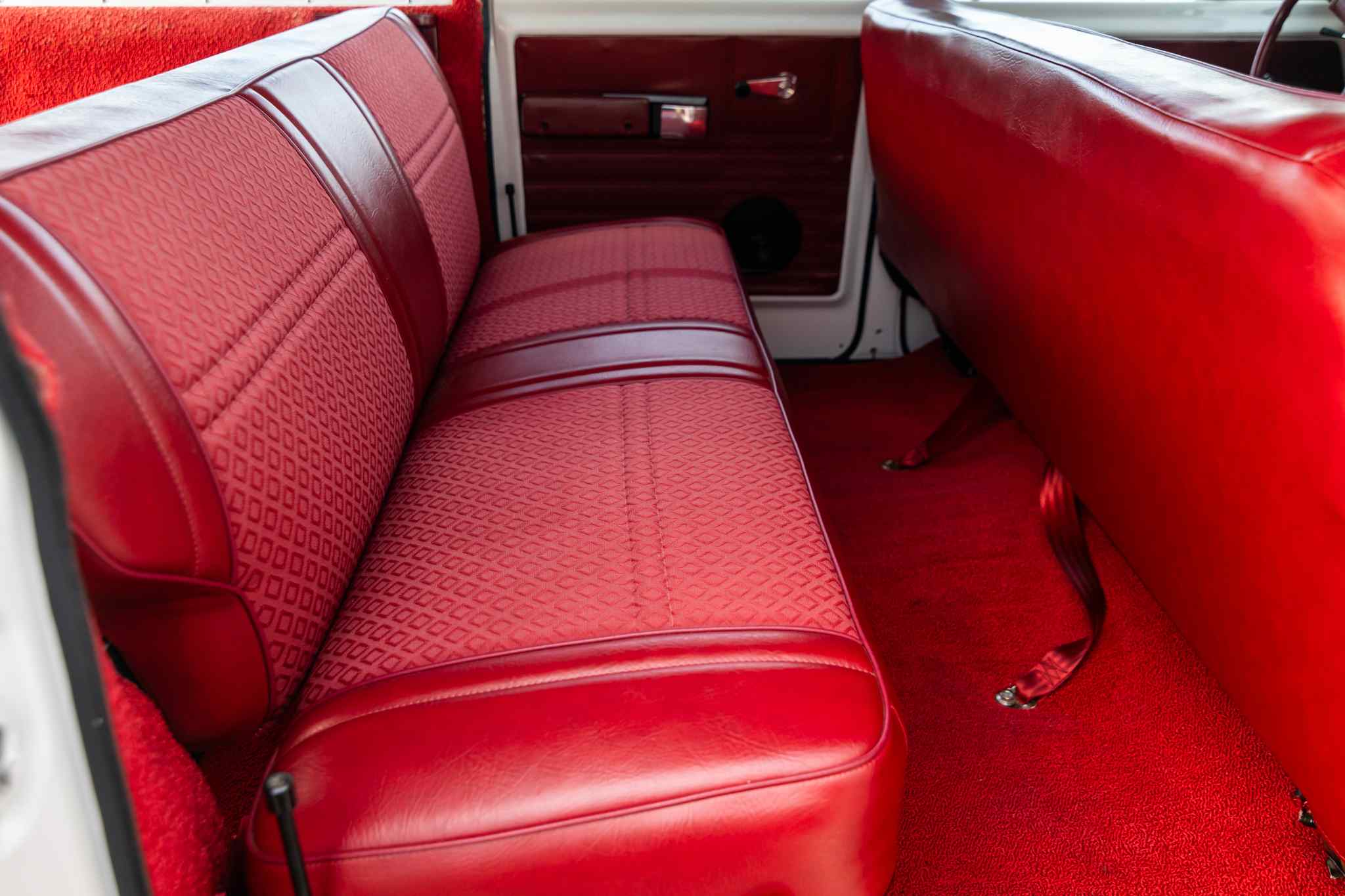 modified-1970-international-harvester-travelall-for-sale-101