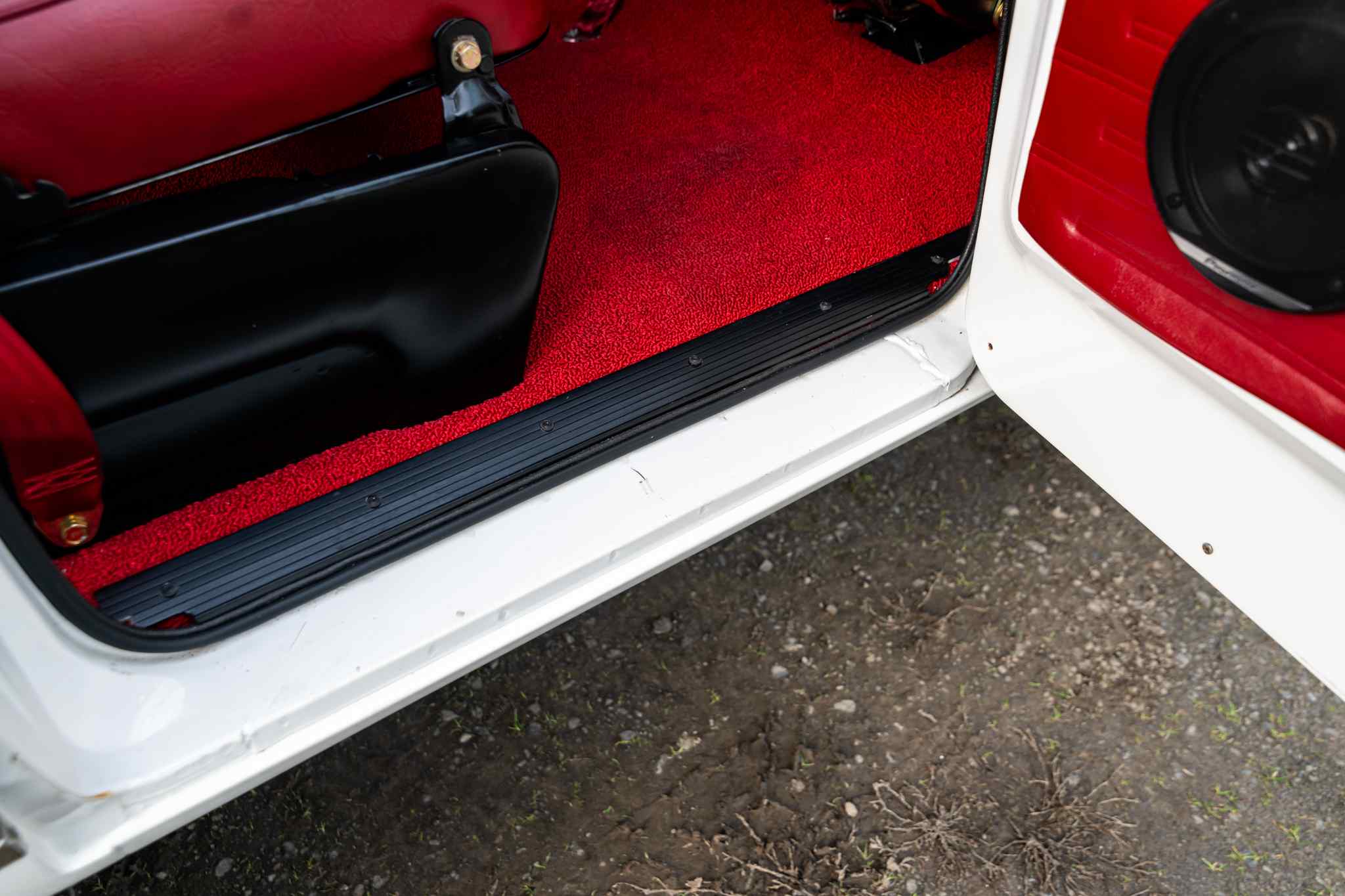 modified-1970-international-harvester-travelall-for-sale-104