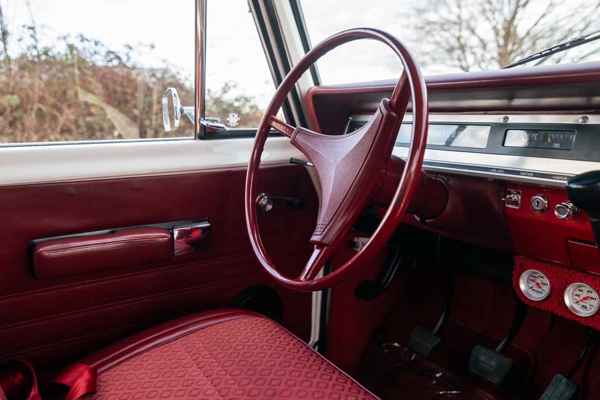 modified-1970-international-harvester-travelall-for-sale-108