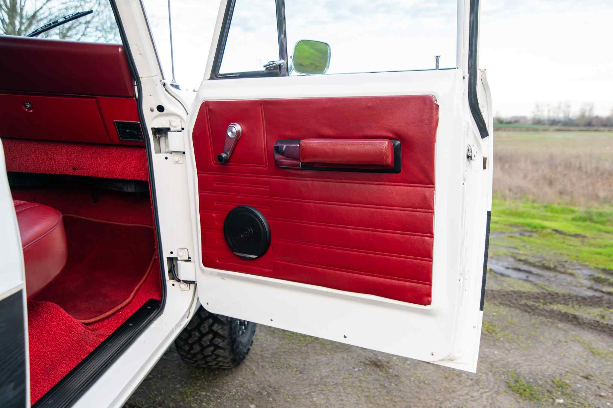 modified-1970-international-harvester-travelall-for-sale-118