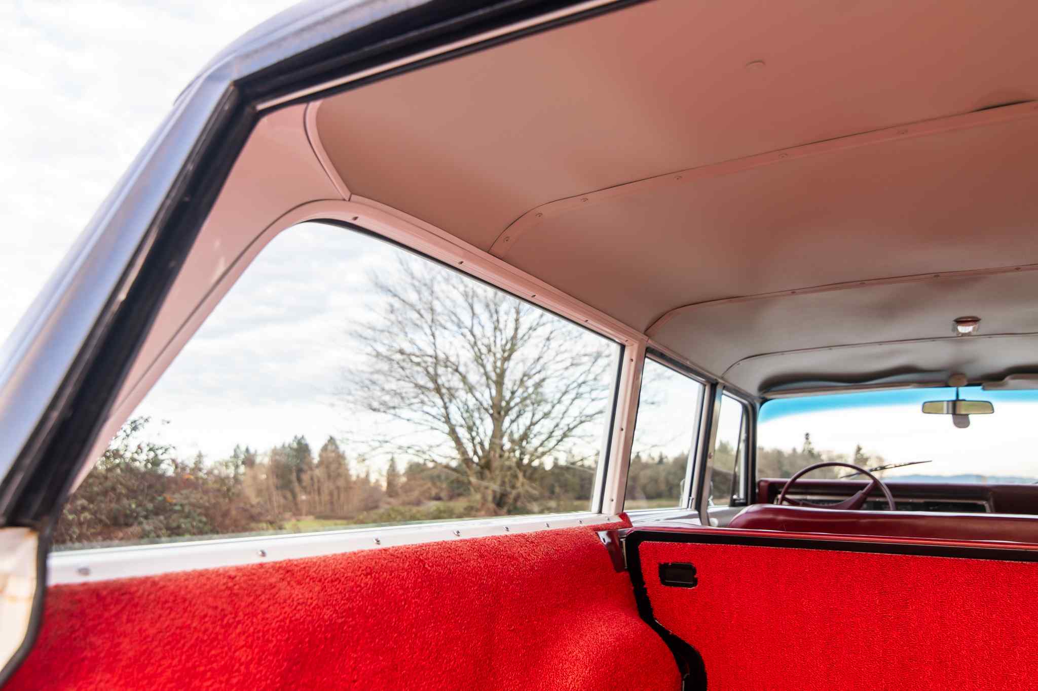 modified-1970-international-harvester-travelall-for-sale-120