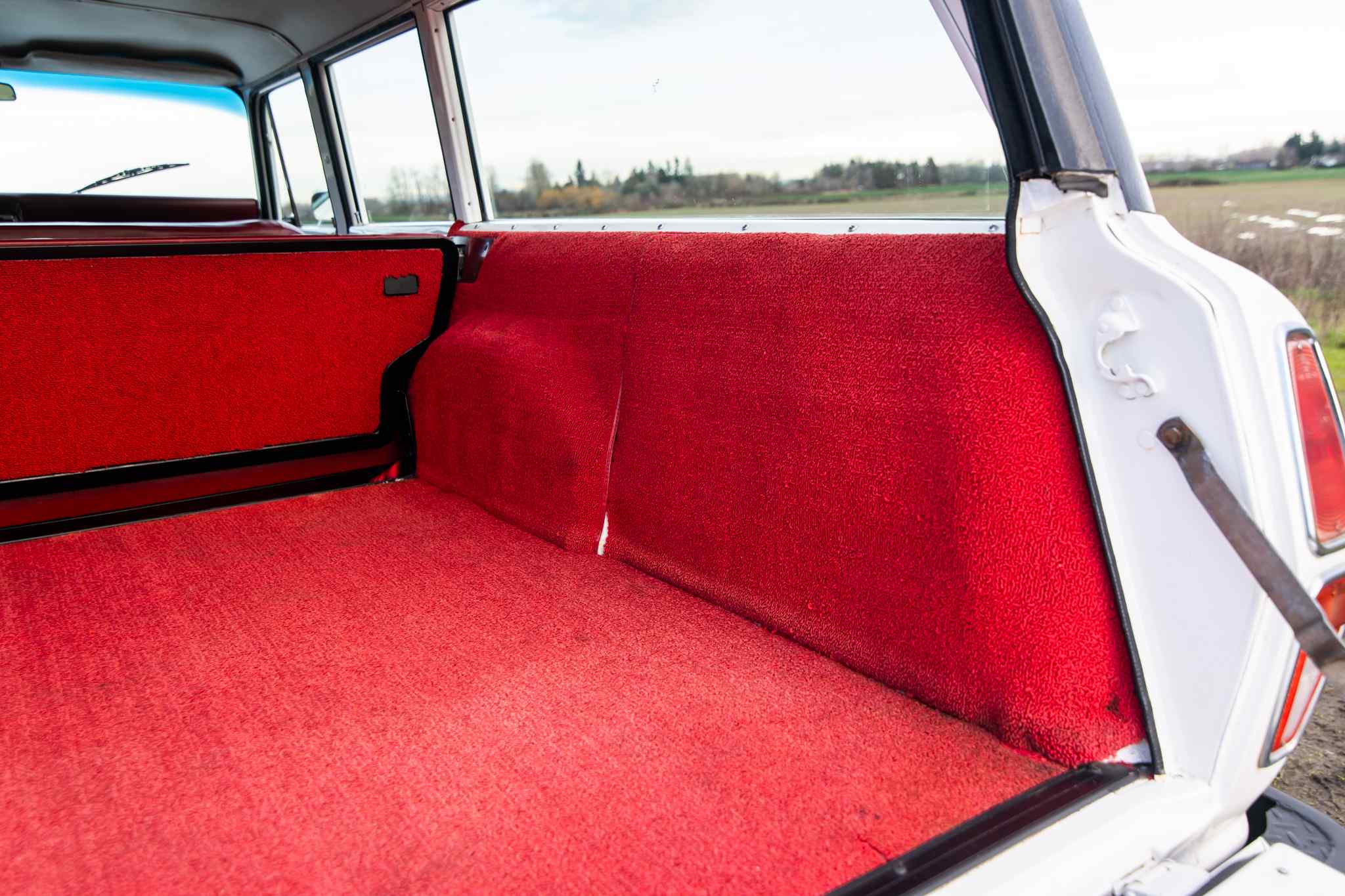modified-1970-international-harvester-travelall-for-sale-125