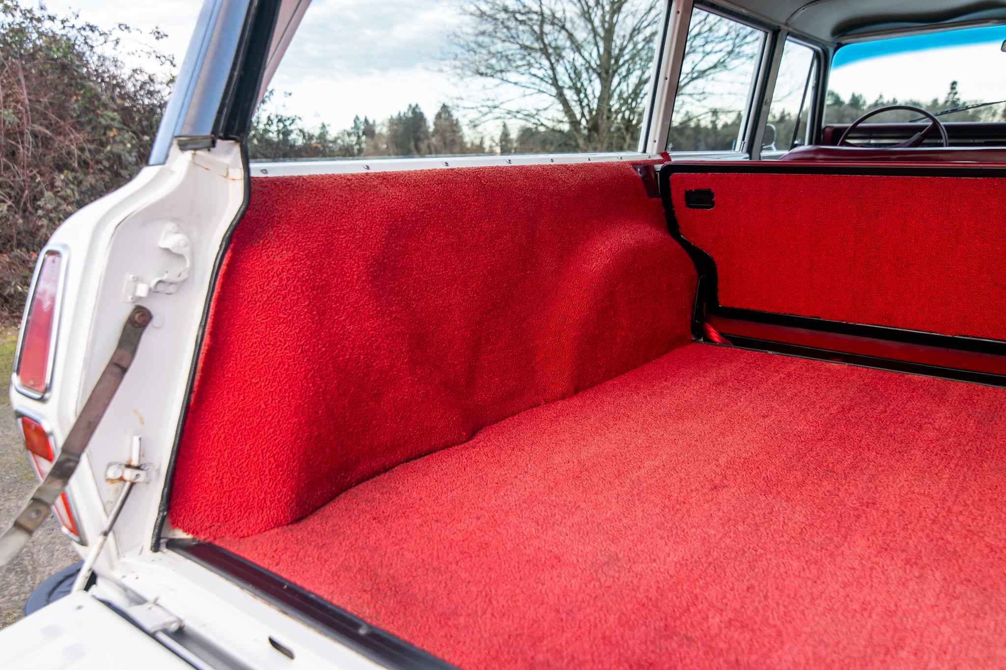 modified-1970-international-harvester-travelall-for-sale-126