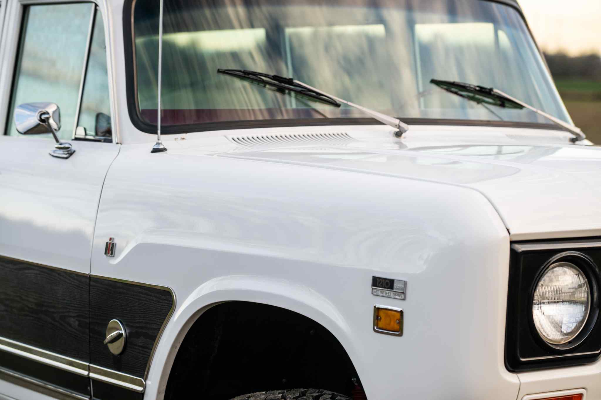 modified-1970-international-harvester-travelall-for-sale-28