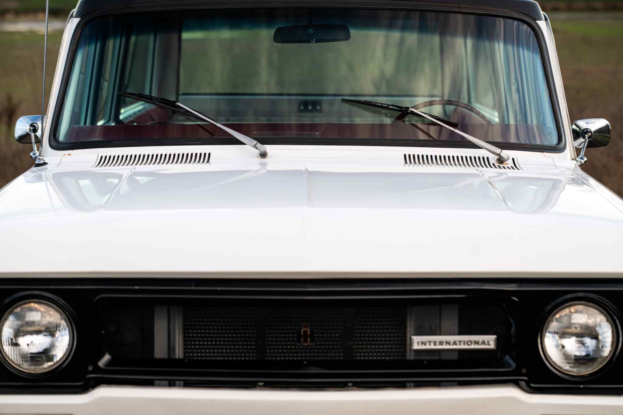 modified-1970-international-harvester-travelall-for-sale-32