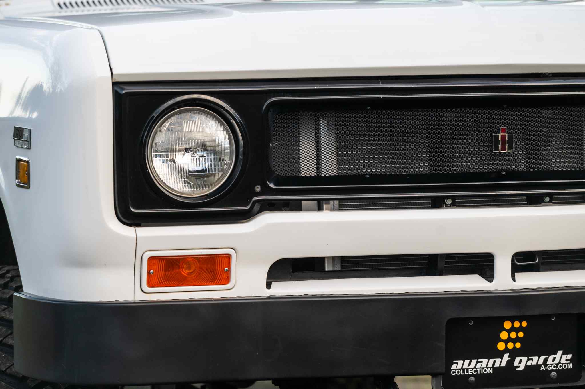 modified-1970-international-harvester-travelall-for-sale-36